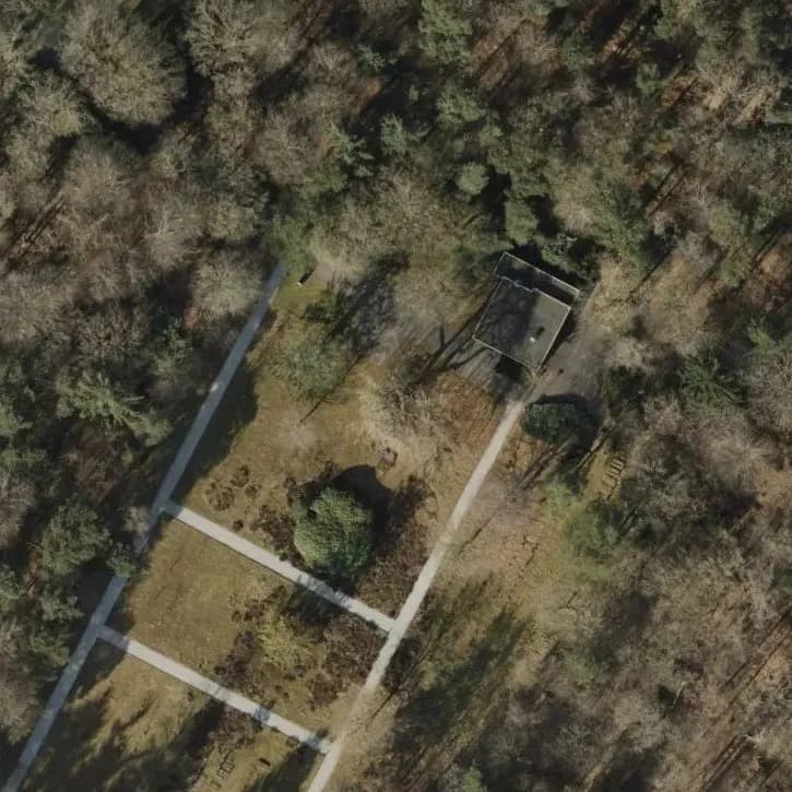 Verlaten Begraafplaats	