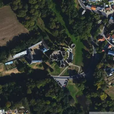 Verlaten Chateau